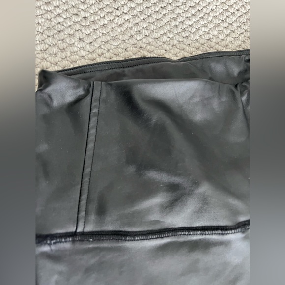 Vegan leather leggings - Picture 5 of 7